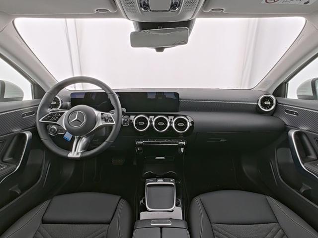 MERCEDES-BENZ A 180 Automatic Progressive Advanced