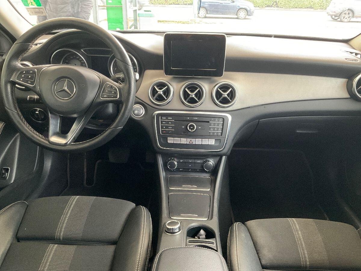 Mercedes-benz GLA 200D 135CV SPORT