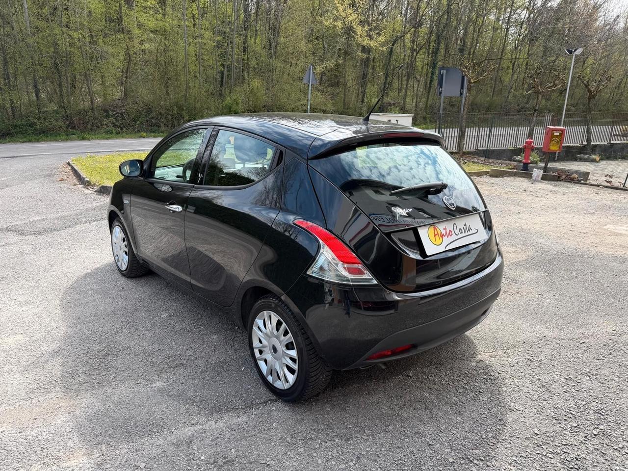 Lancia Ypsilon 1.2 69 CV 5 porte S&S Platinum