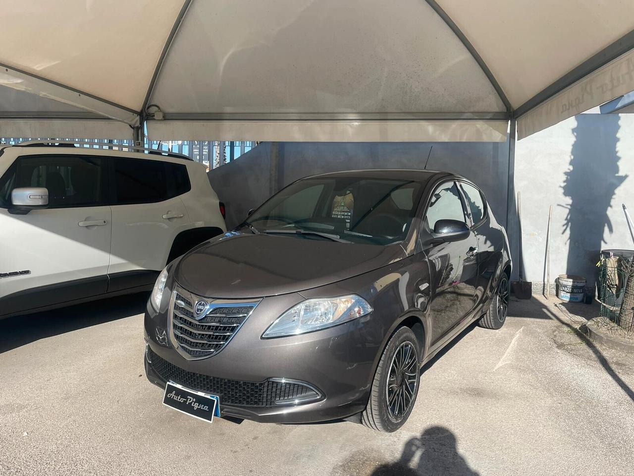 Lancia Ypsilon 0.9 TwinAir 85 CV Platinum automatica