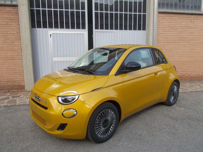 FIAT 500 Hybrid Hybrid Icon 338.7575187 MASSARI MARCO PRONTA IN SEDE