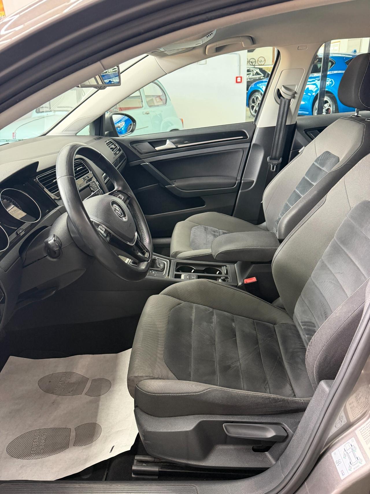 Volkswagen Golf Business 1.6 TDI DSG 5p. Highline BlueMotion Technology