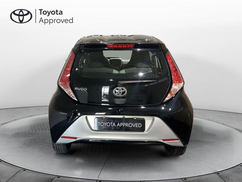 Toyota Aygo 1.0 VVT-i 69 CV 5 porte x-play X NEOPATENTATI + NAVIGATORE