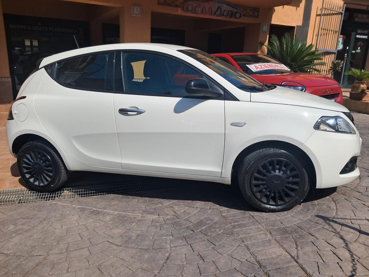 Lancia Ypsilon 1.0 FireFly 5 porte S&S Hybrid Silver