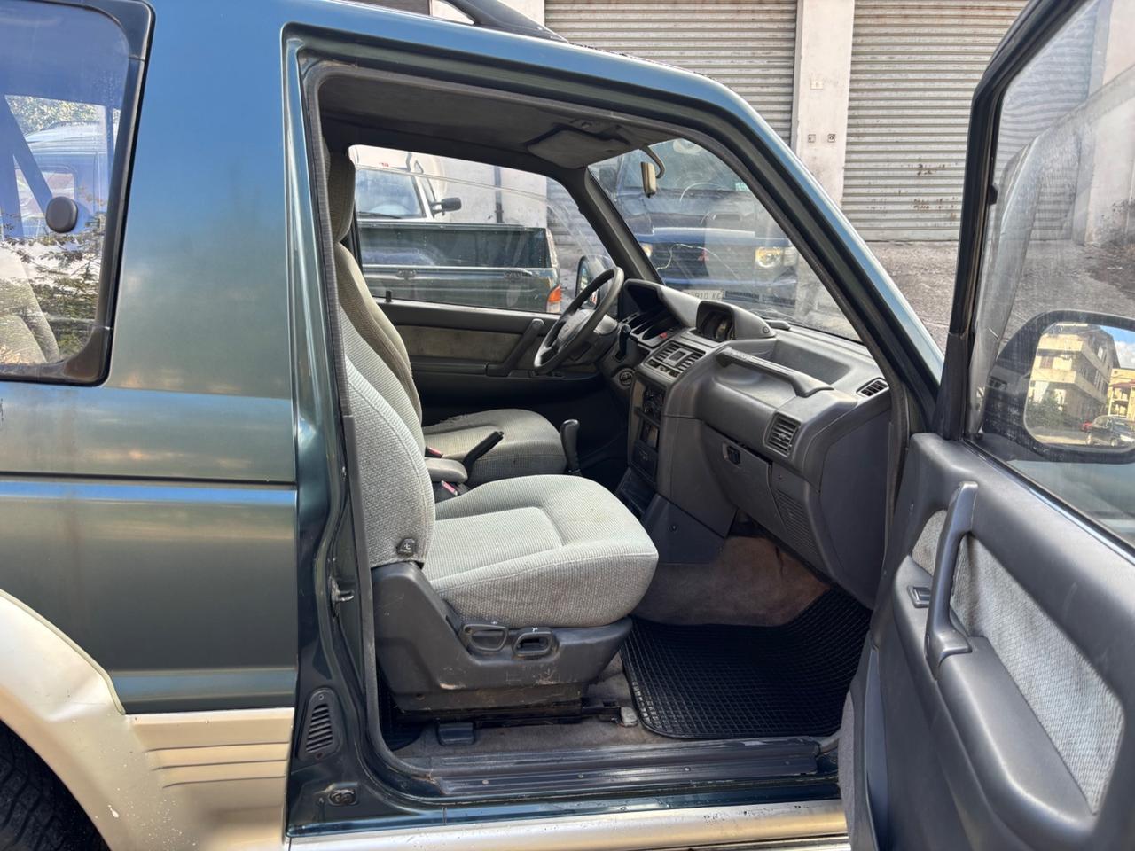 Mitsubishi Pajero 2.5 TDI Metal-top S. Select GLS