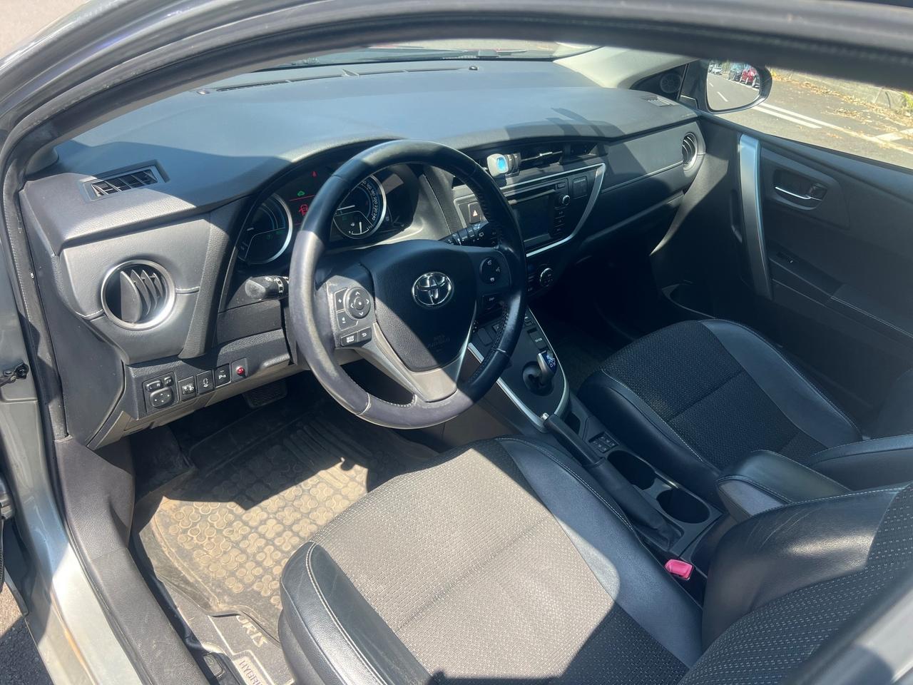 Toyota Auris 1.8 Hybrid Lounge