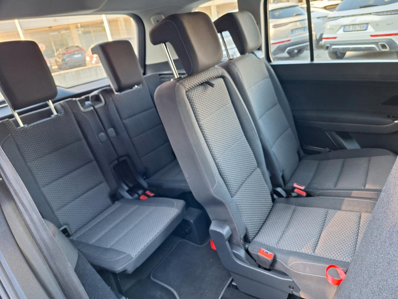 Volkswagen Touran 2.0 TDI 122 CV 7 POSTI Allestimento Business - Unico Proprietario Iva Esposta