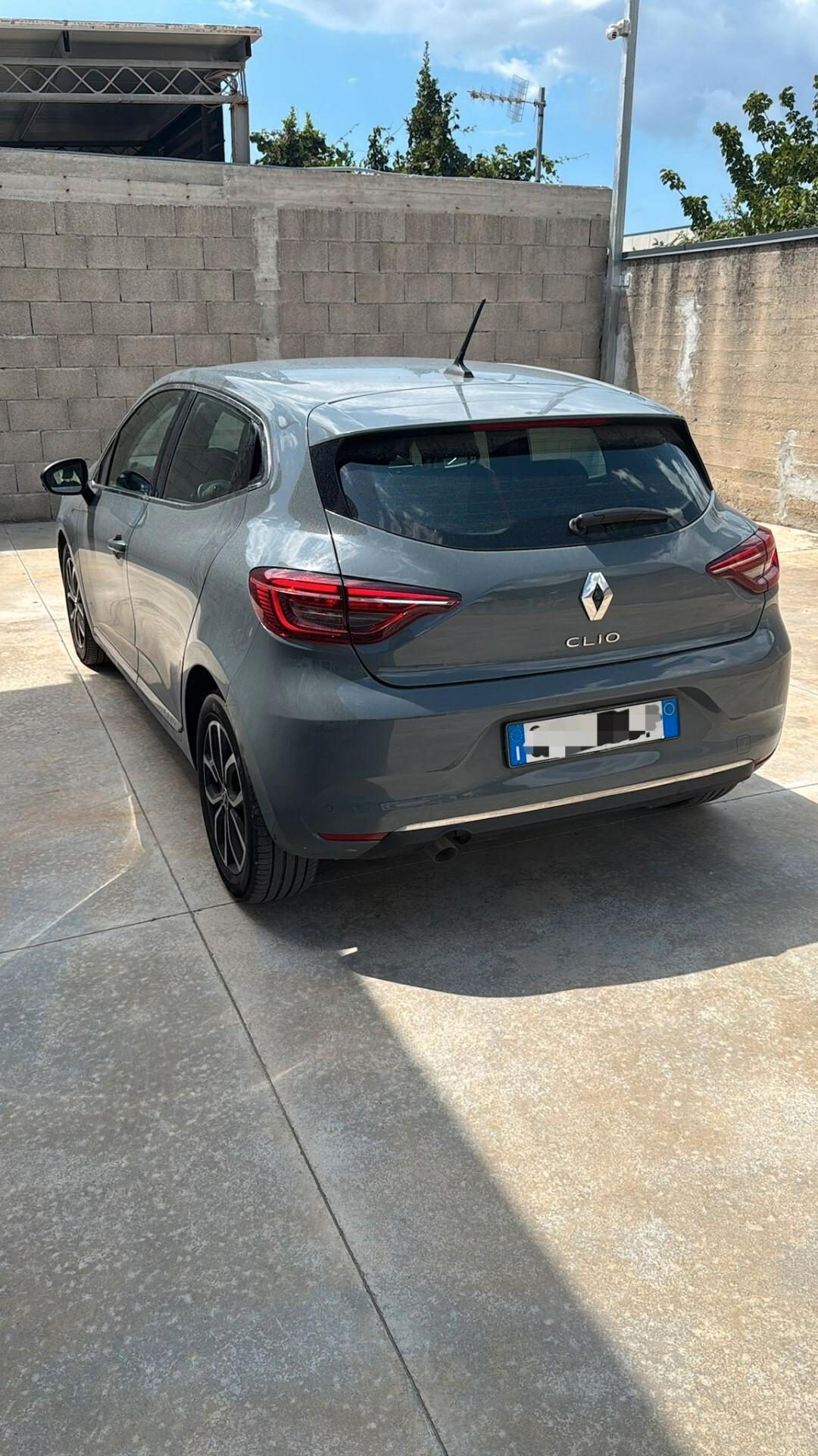 Renault Clio TCe 100 CV 5 porte Zen Benzina + GPL di Serie Anno 2021 solo 16.500km