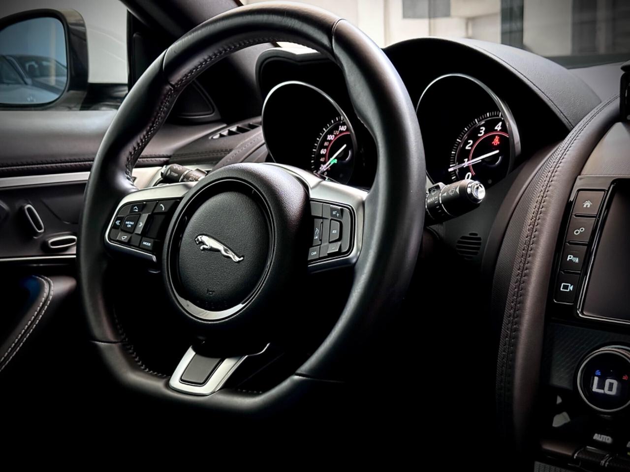 Jaguar F-Type 2.0 aut. Coupé R-Dynamic