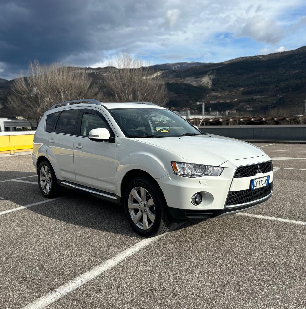 Mitsubishi Outlander DI-D Instyle 7 Posti 4x4 2010