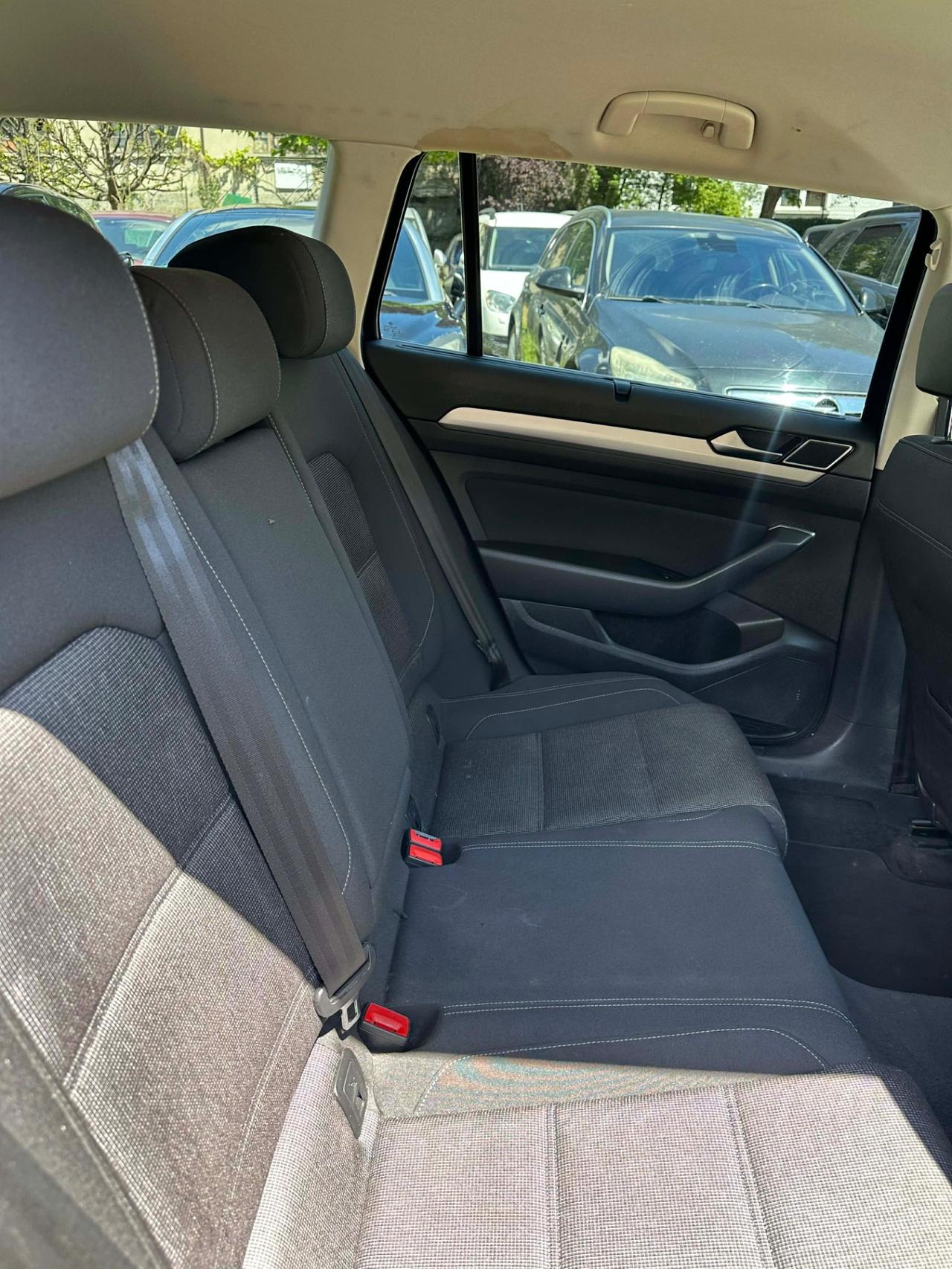 Volkswagen PASSAT VARIANT 1.6 TDI DSG BLUEMOTION.