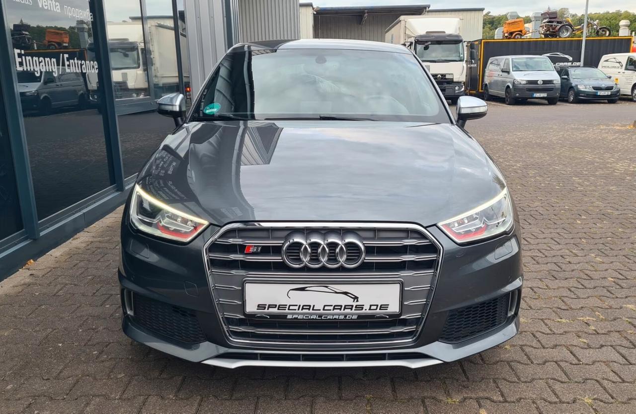 Audi A1 S1 SPB 2.0 TFSI quattro-NAVI