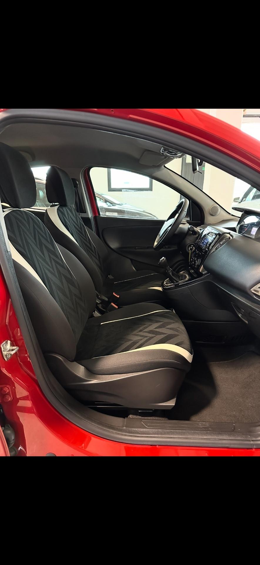 Lancia Ypsilon 1.3 MJT 16V 80 CV 5 porte S&S Platinum