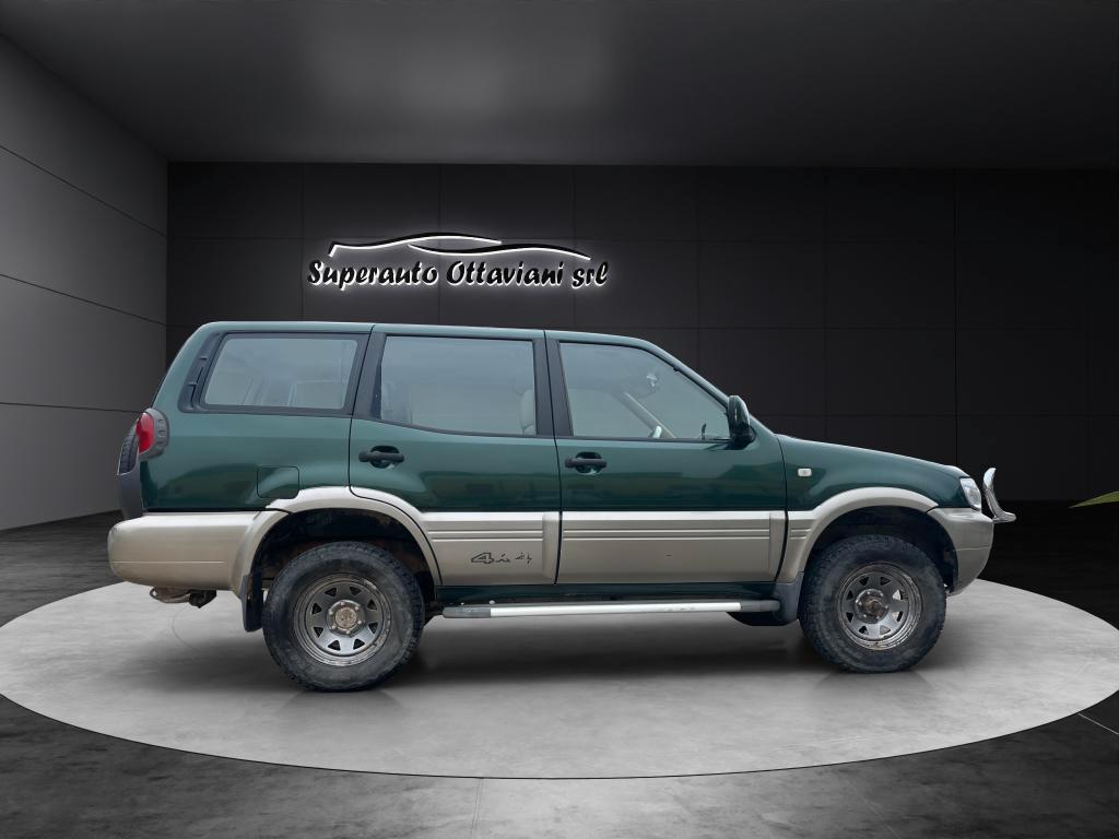 Nissan Terrano 5 Porte Terrano 5p 2.7 tdi Elegance AUTOCARRO