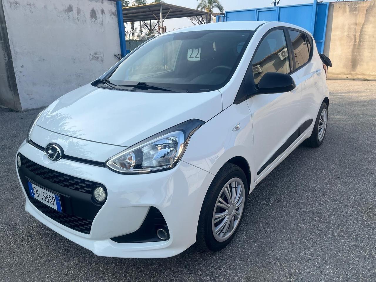 Hyundai i10-1.0 benz/cv 65- full -2018