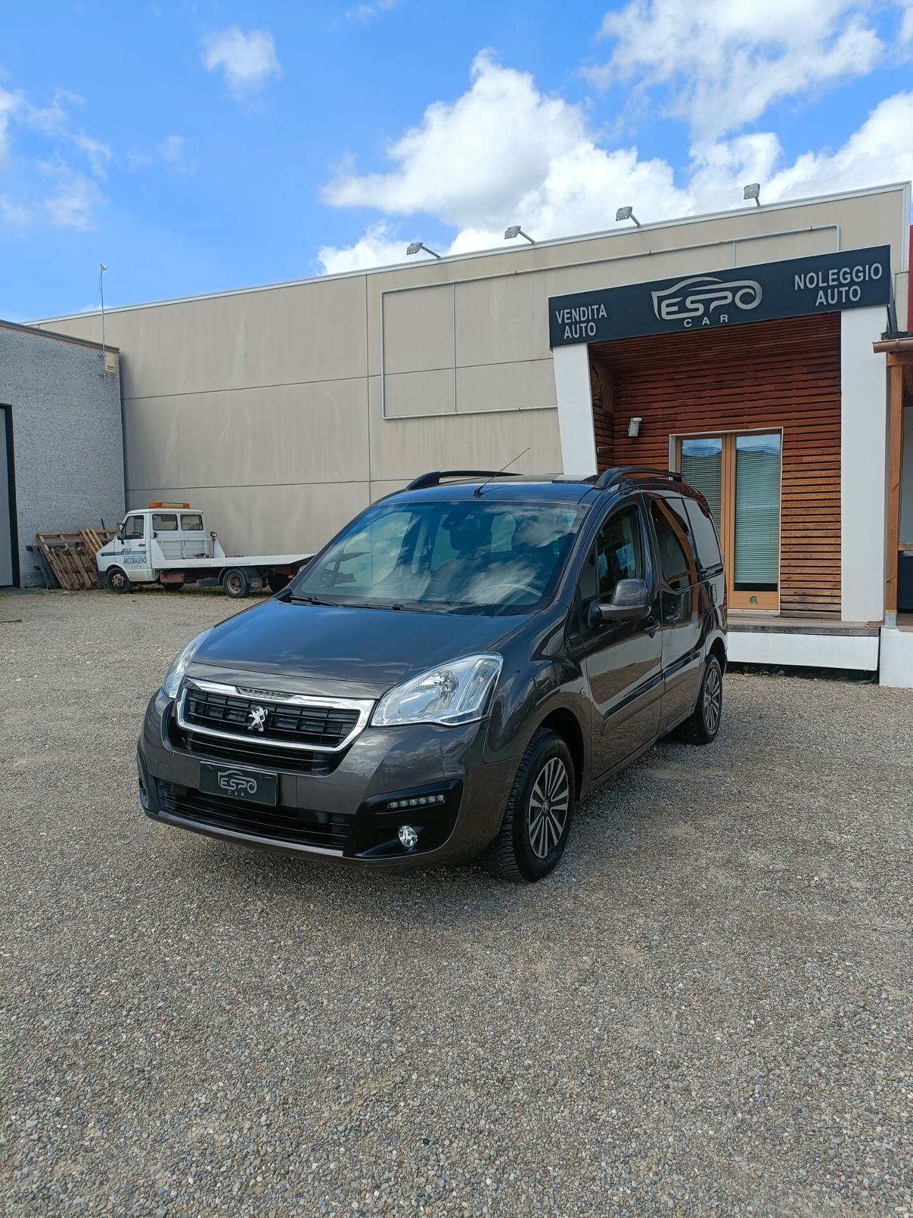 Peugeot Partner Tepee BlueHDi 100 Outdoor