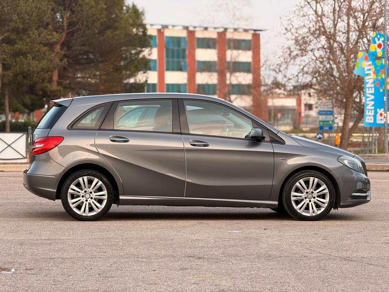 Mercedes Classe B GARANZIA DI 12 MESI