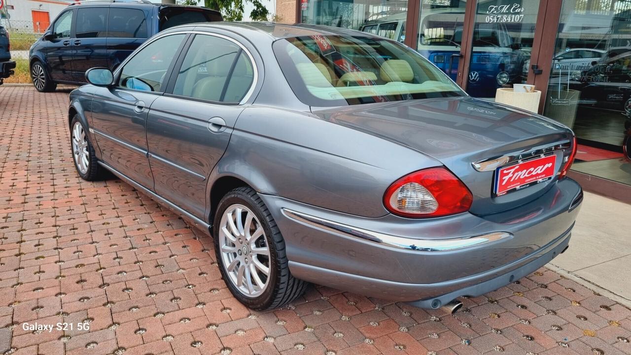 Jaguar X-Type 2.5 V6 24V cat Executive