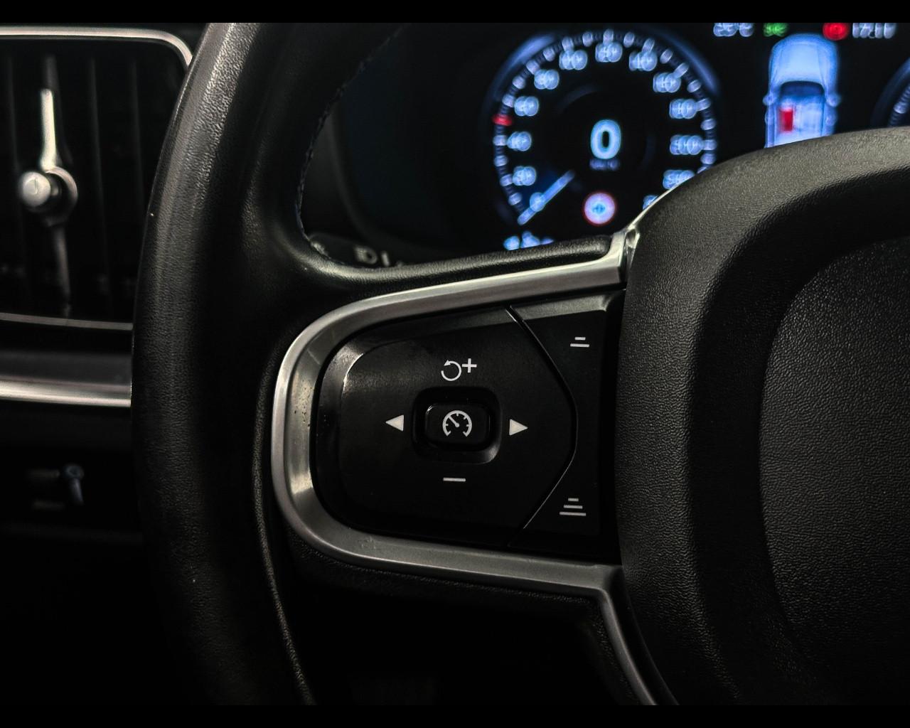 VOLVO V60 B4 (d) Geartronic Momentum Business