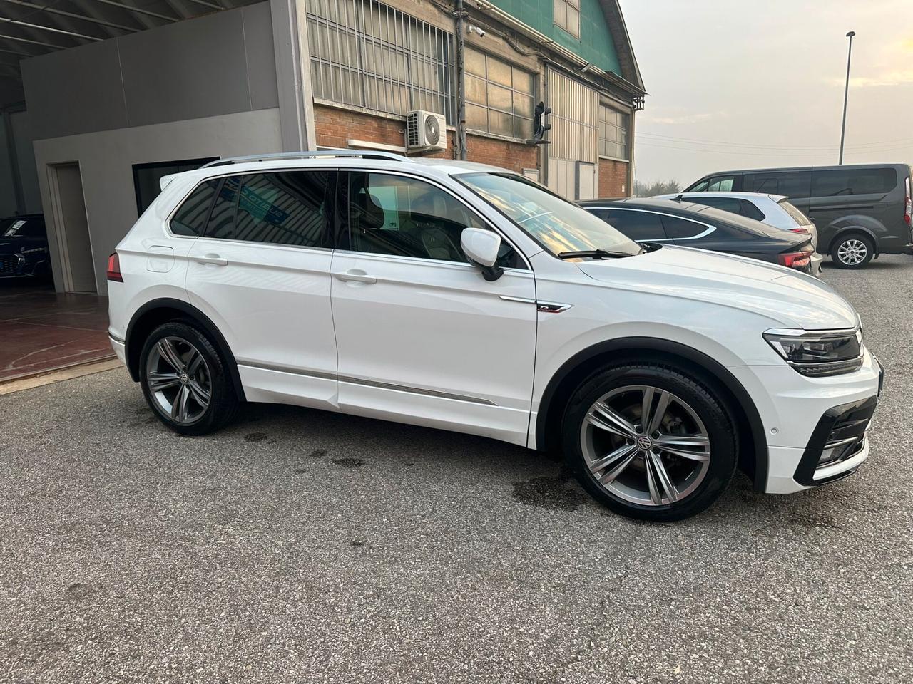 Volkswagen Tiguan 2.0 TDI SCR DSG R-LINE PACK COMPLETO