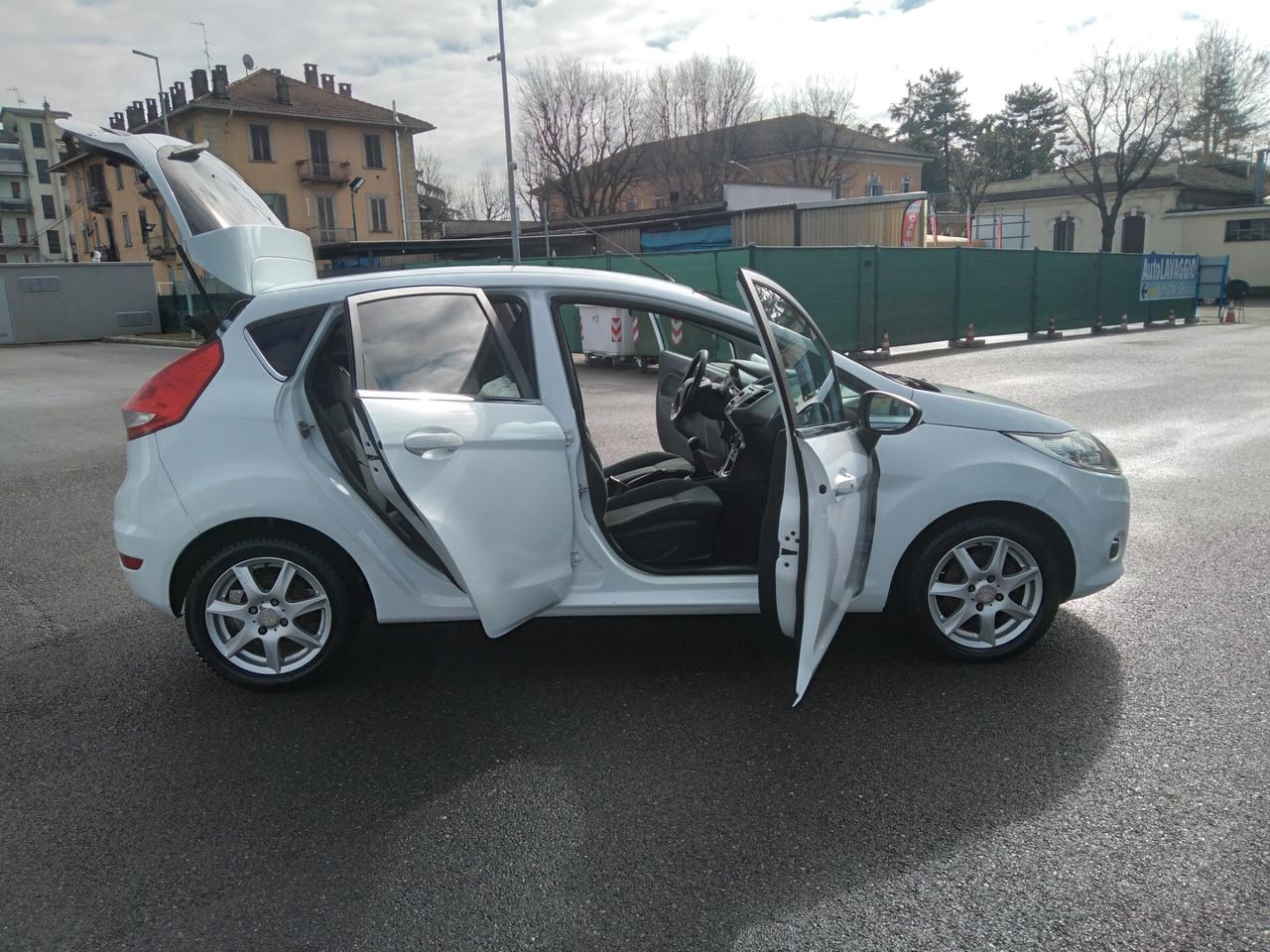 Ford Fiesta 1.2 82 CV 5 porte Titanium x neopatentati