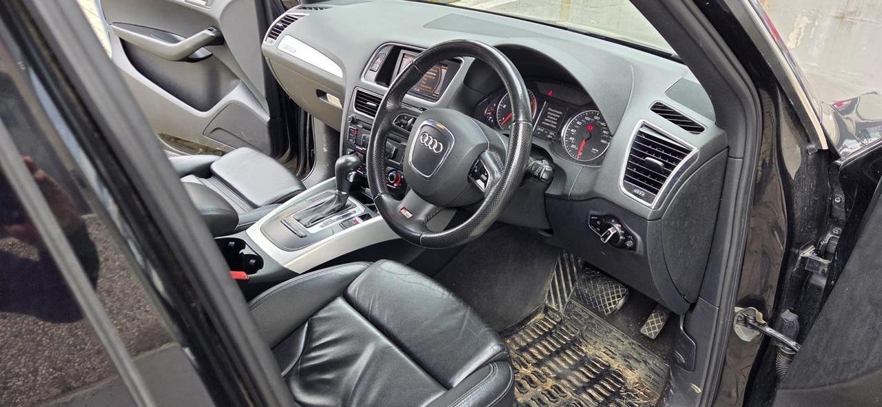 Audi Q5 3.0 V6 TDI quattro S tronic VOLANE A DESTRA