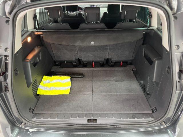 PEUGEOT 5008 1.6 HDi 115CV Business