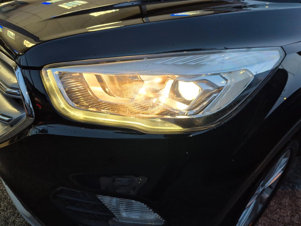 Ford Kuga 1.5 TDCI 120 CV S&S 2WD Powershift Business