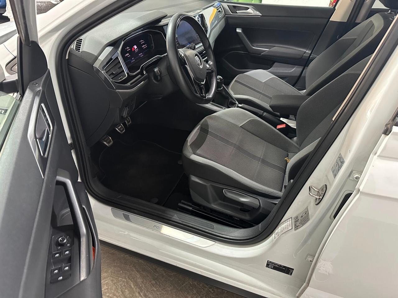 Volkswagen Polo R-LINE Business 1.6 TDI 95 CV 5p. Highline BlueMotion Tech.