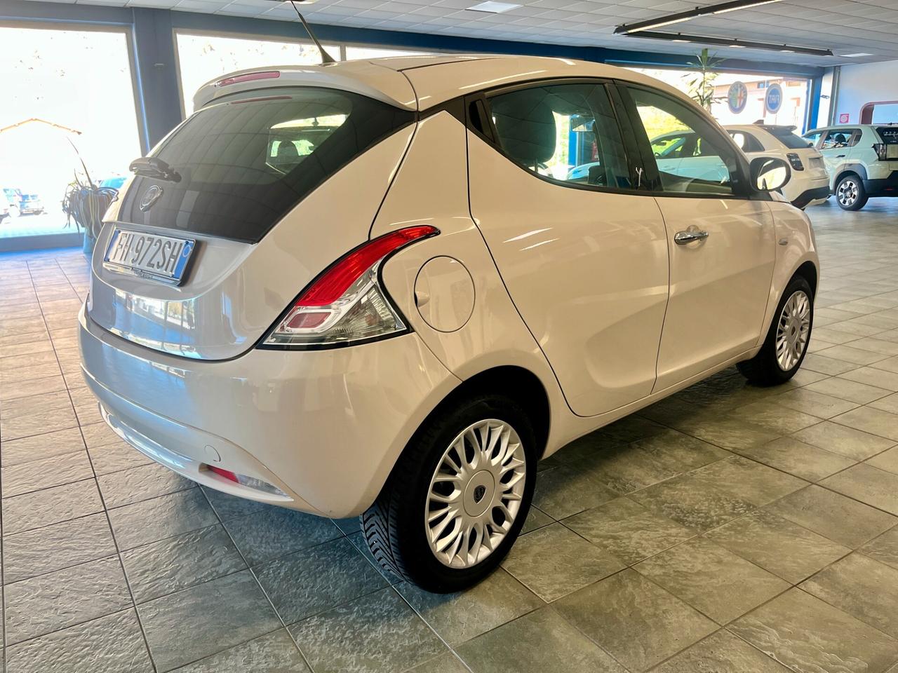 Lancia Ypsilon 1.2 69 CV 5 porte Gold