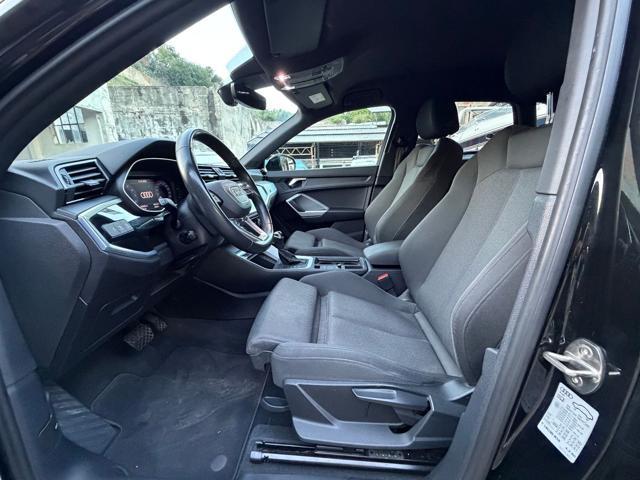 AUDI Q3 35 TFSI Business Advanced