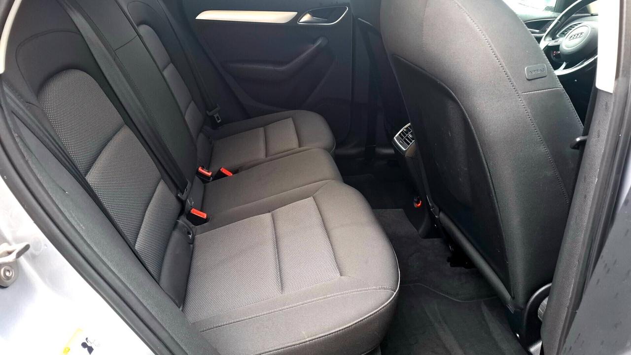 AUDI Q3 2.0 TDI 150 CV Business