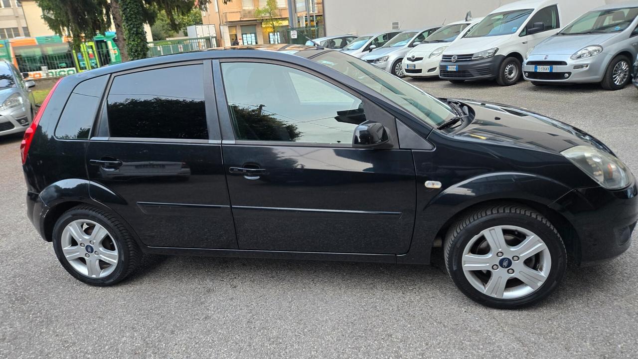 Ford Fiesta 1.4 TDCi 5p. Ghia