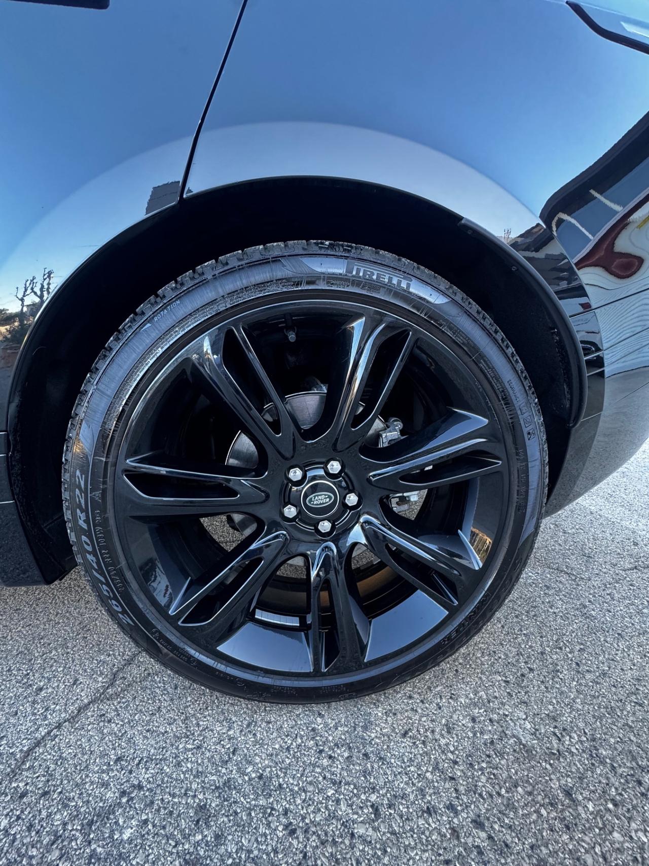 Land Rover Range Velar Total black