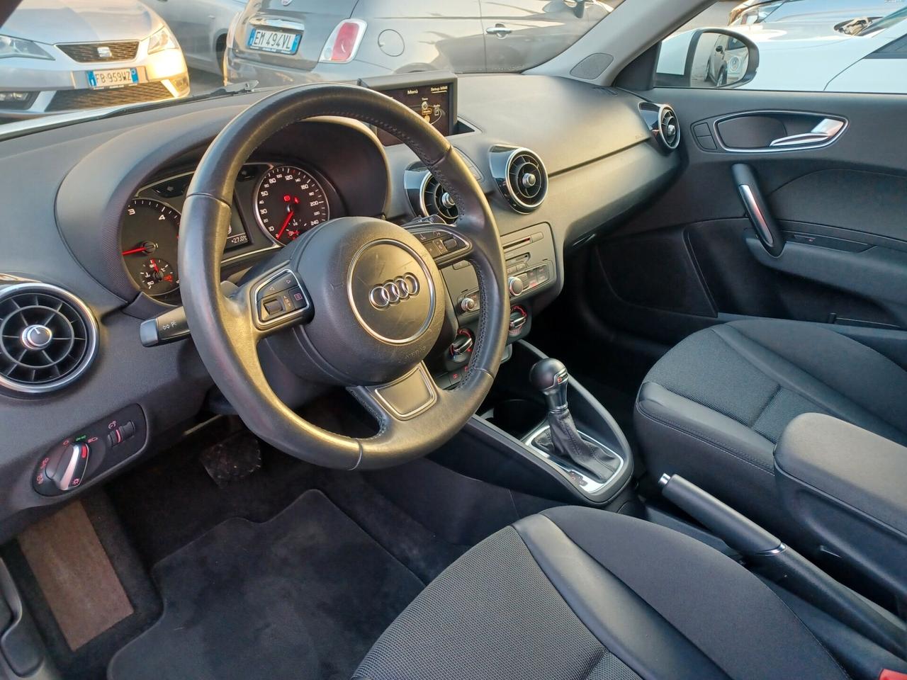 Audi A1 SPORTBACK 1.6 TDI S TRONIC LED BIXENO PDC