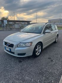 Volvo V50 D2 R-design