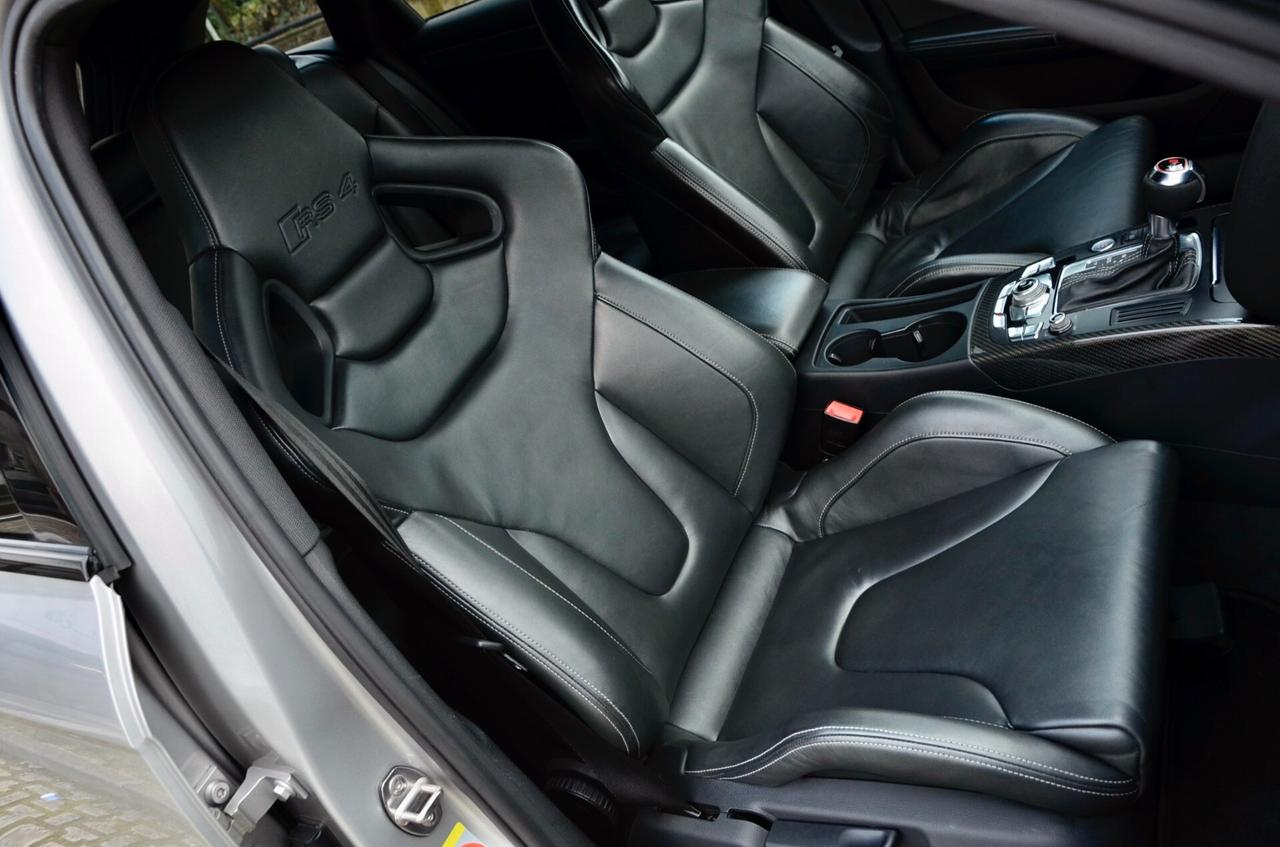 AUDI RS4 AVANT 4.2 V8 QUATTRO 450cv S-TRONIC, CRONOLOGIA SERVICE COMPLETA, CARBOCERAMICA, SEDILI GUSCIO, DIFFERENZIALE SPORTIVO, DRC, SCARICO SPORTIVO, BANG & OLUFSEN, 20", PERMUTE