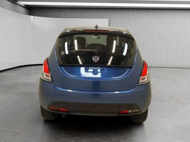 Lancia Ypsilon 1.0 firefly hybrid Platino s&s 70cv