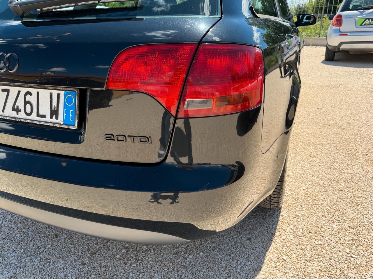 Audi A4 2.0 16V TDI Avant TOTAL BLACK