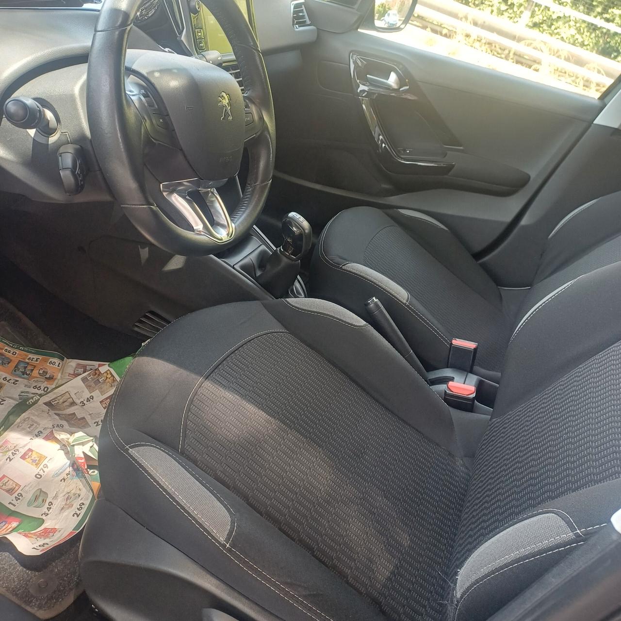 Peugeot 208 PureTech 82 5 porte Allure