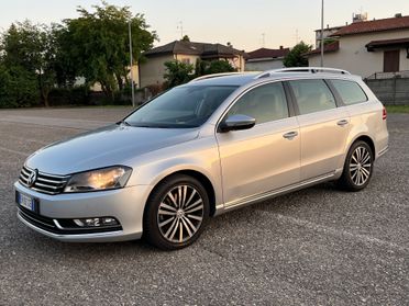 Volkswagen Passat 2.0 TDI DSG Highline - 140 CV