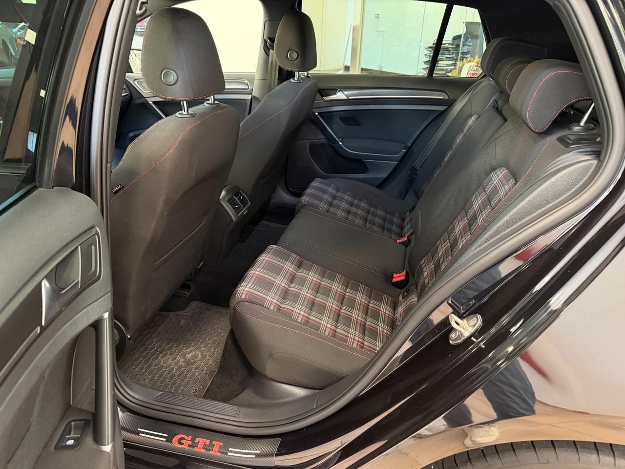 Volkswagen Golf GTI Performance 2.0 TSI 245 CV