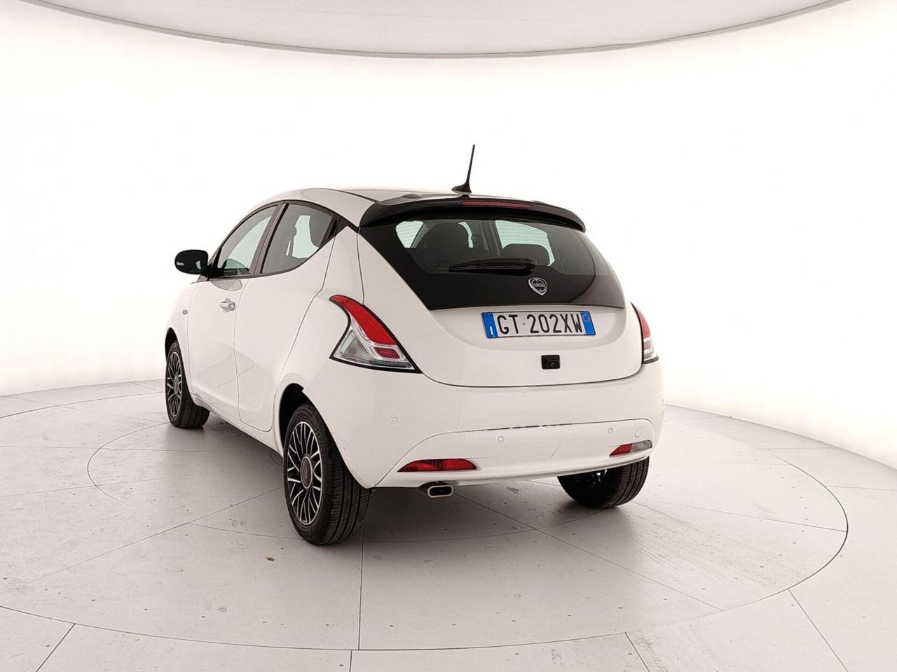 Lancia Ypsilon 1.0 FireFly 5 porte S&S Hybrid Platino