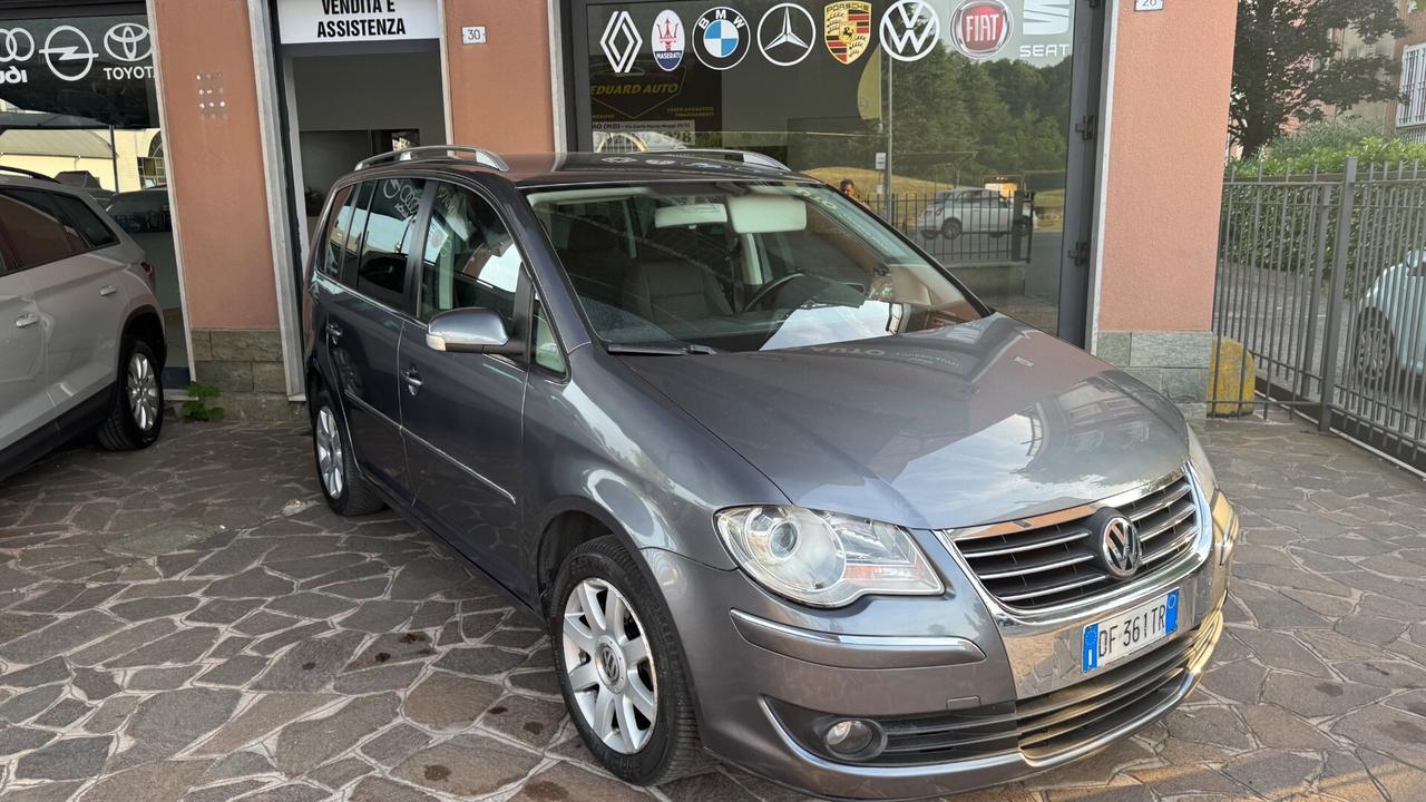 Volkswagen Touran 2.0 16V TDI Highline 7 posti