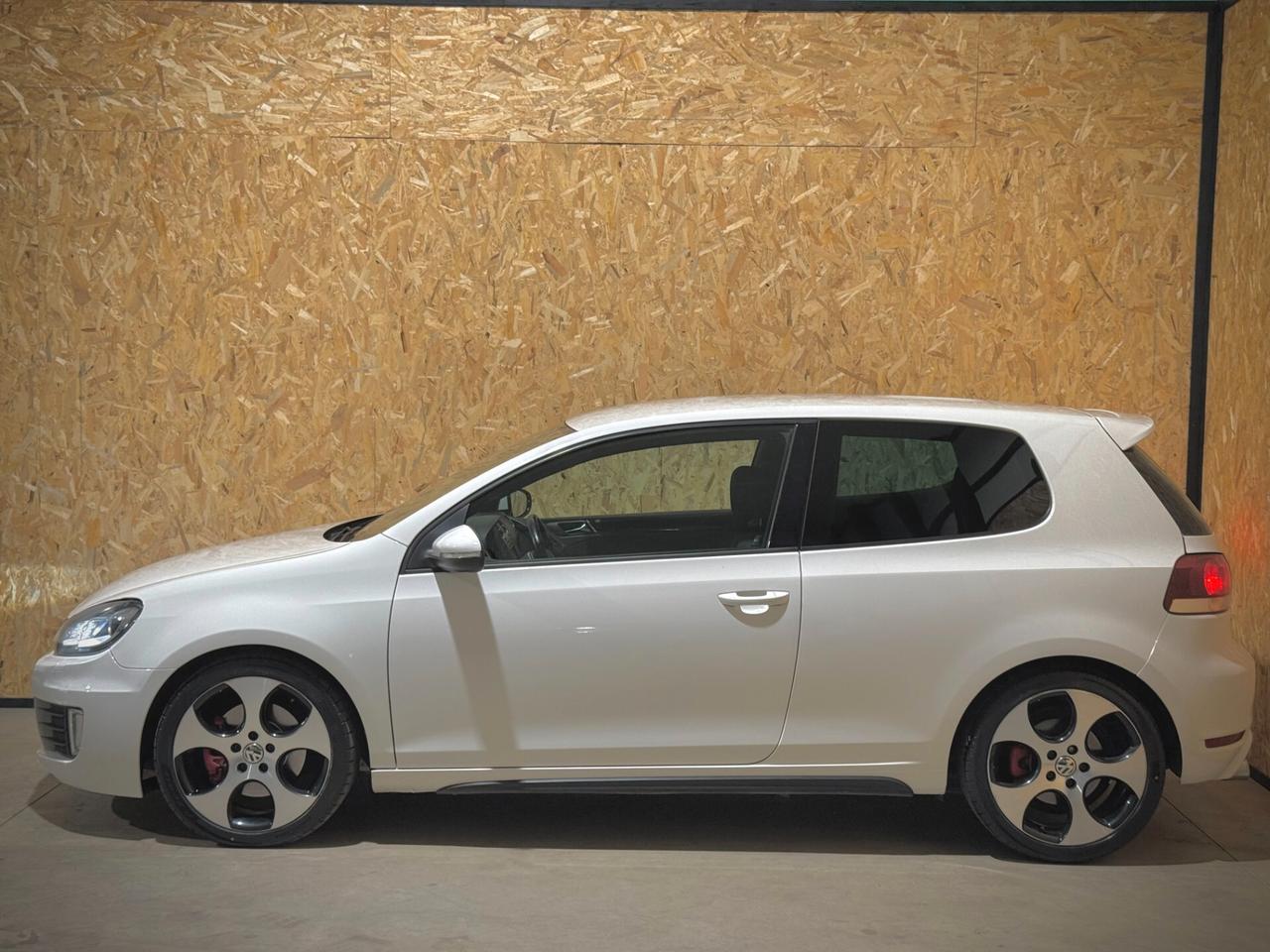 Volkswagen Golf 6 GTI 2.0 TSI - 2 PROPRIETARI