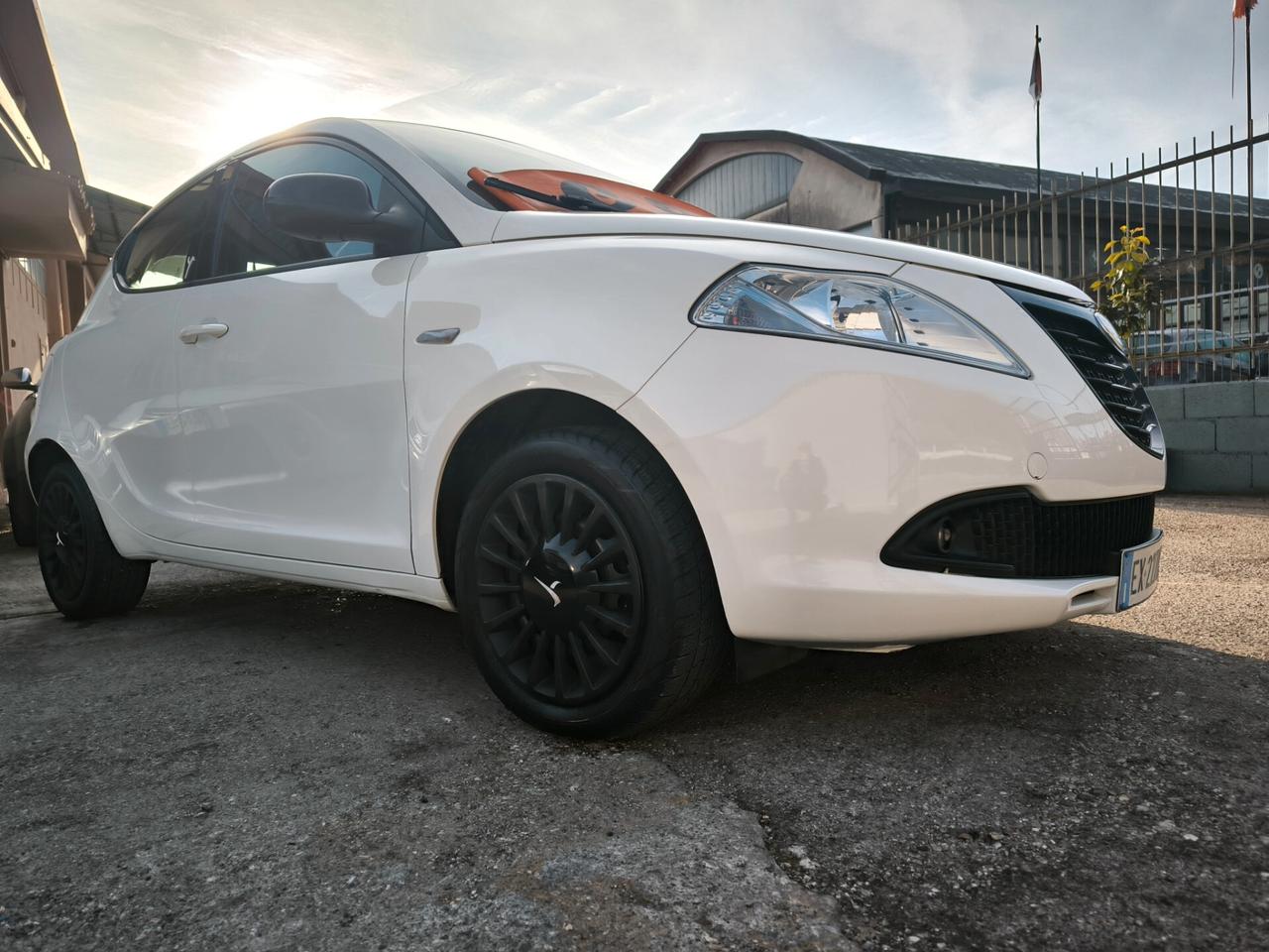 Lancia Ypsilon 1.2 GPL Ecochic Elefantino