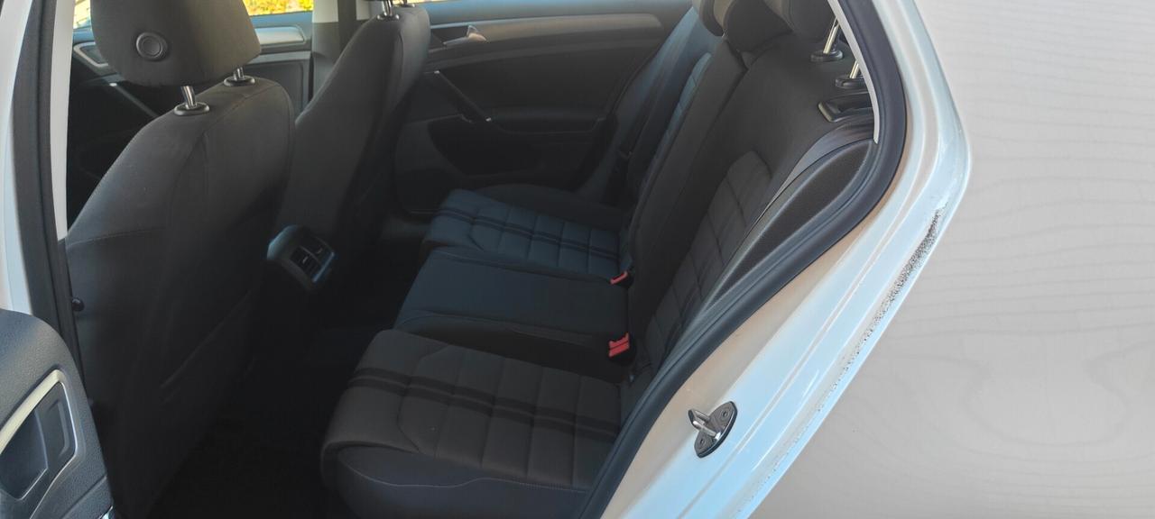 Volkswagen Golf 1.6 TDI 110 CV 5p. R-LINE