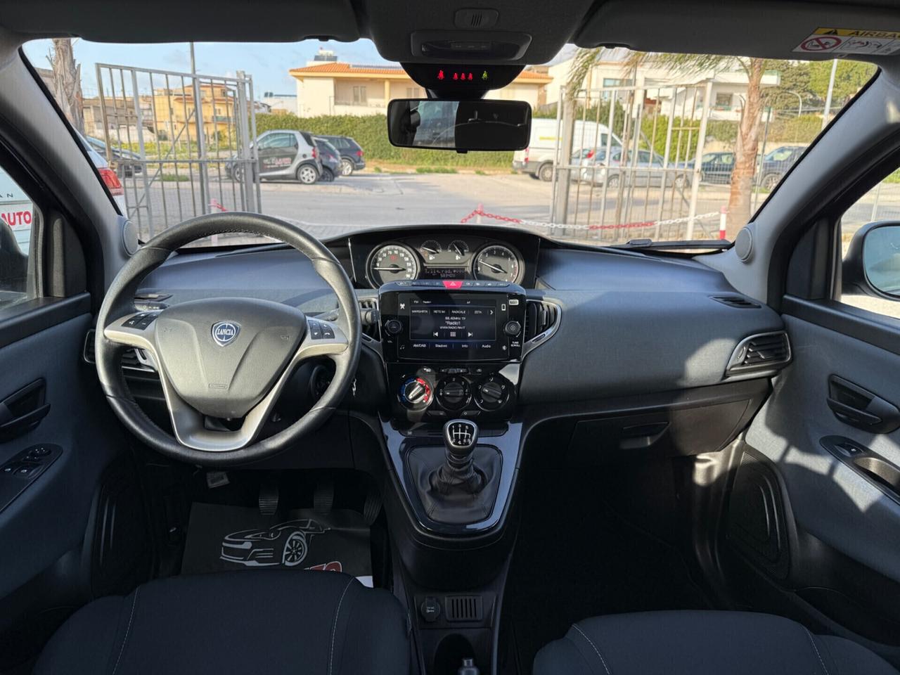 Lancia Ypsilon 1.0 FireFly 5 porte S&S Hybryd Gold