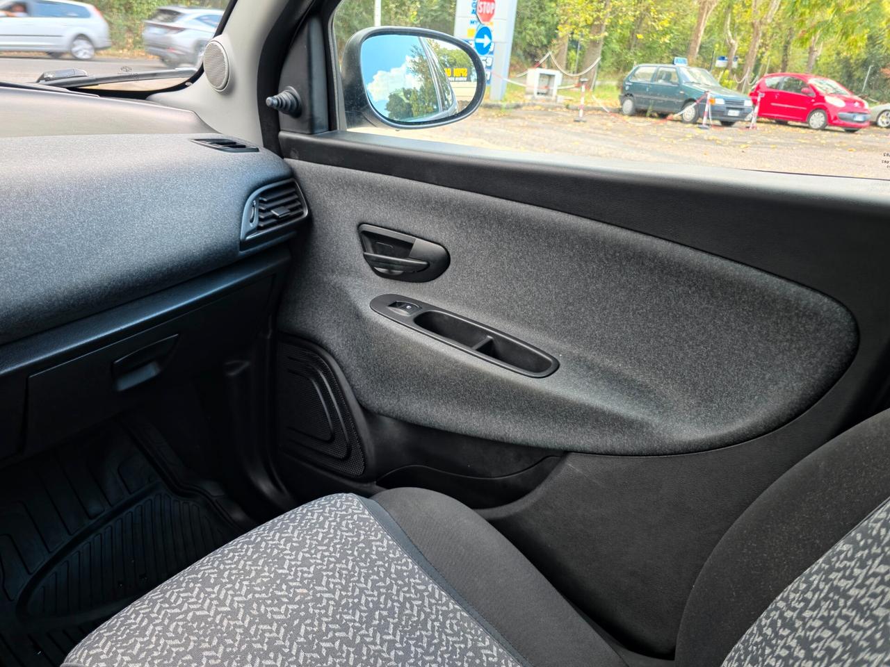 Lancia Ypsilon 1.2 69 CV 5 porte GPL Ecochic Gold E6 Manuale NEO 2019