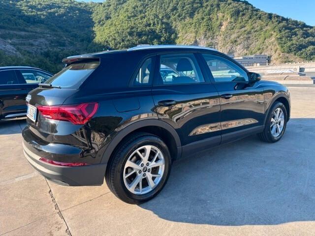 Audi Q3 45 1.4 tfsi hybrid / Plugin S-tronic Fatturabile